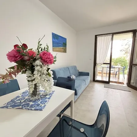 Apartman Modern Flat Near The With Pool Bibione