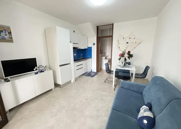 Modern Flat Near The With Pool Apartmán Bibione