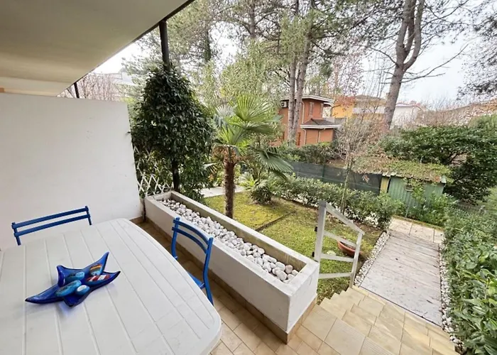 Apartment Modern Flat Near The With Pool *