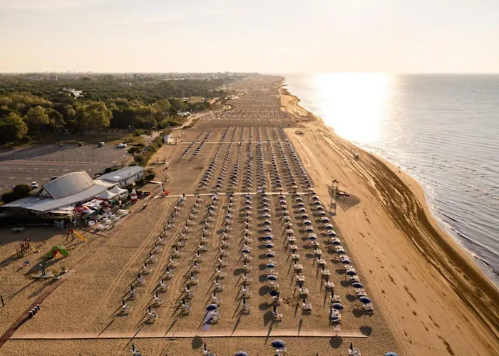 Modern Flat Near The With Pool Bibione